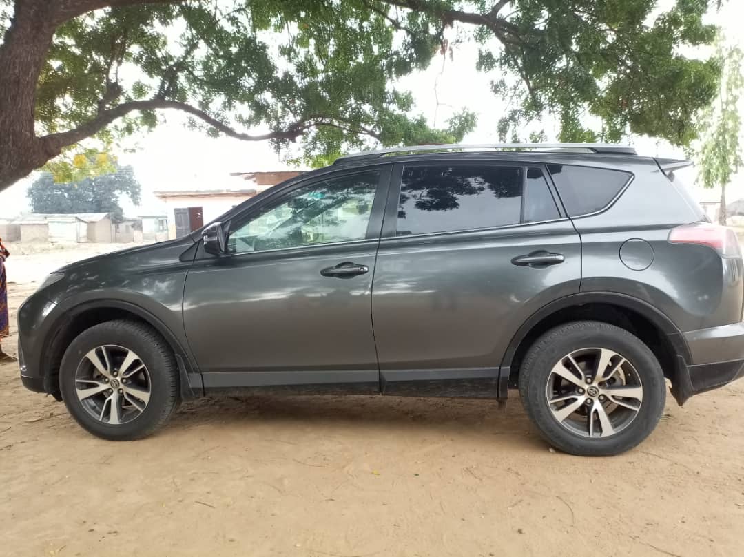 TOYOTA RAV 4